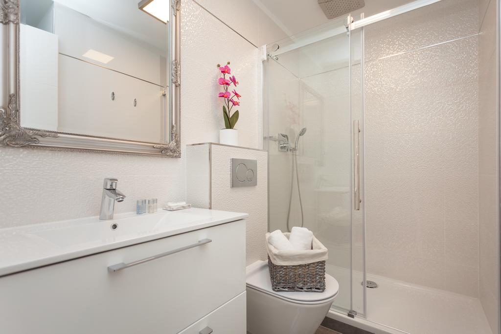 רוביני Royal Apartments מראה חיצוני תמונה