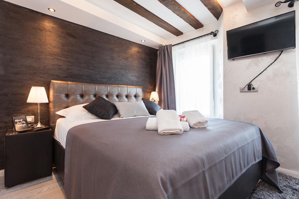 רוביני Royal Apartments מראה חיצוני תמונה